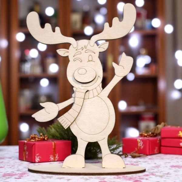 Surowy renifer 3D ze sklejki w świątecznej aranżacji, baza DIY do pomalowania.