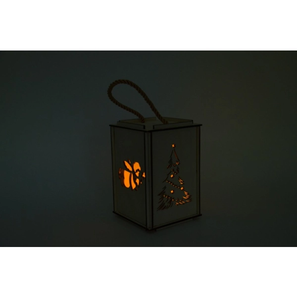 Drewniany lampion adwentowy ze świeczką LED nr 6