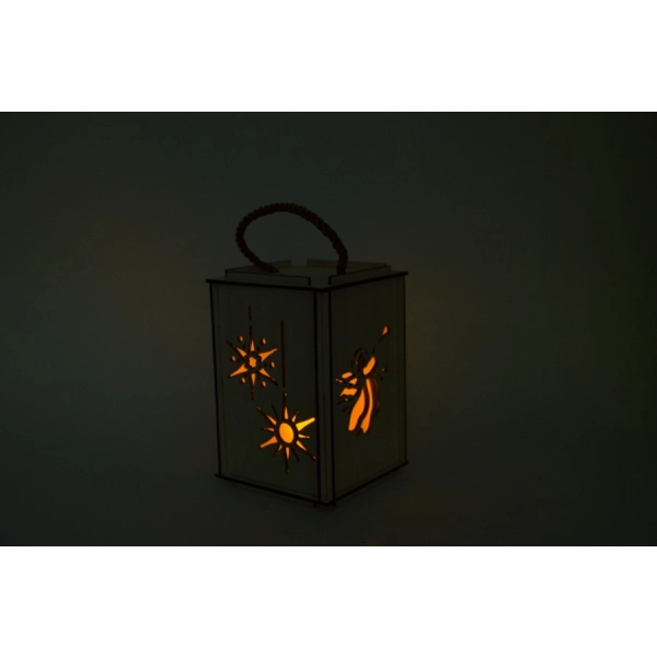 Drewniany lampion adwentowy ze świeczką LED nr 5