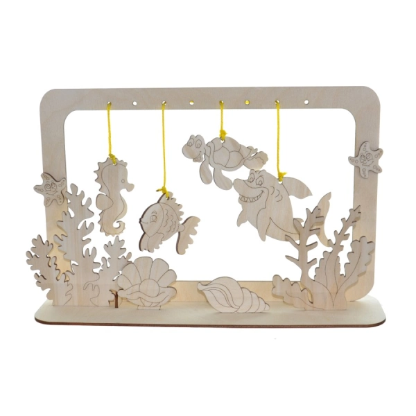 Drewniane akwarium z rybkami do zdobienia