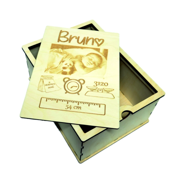 Drewniane pudełko na prezent 