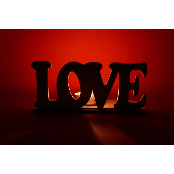 oryginalna ozdoba walentynkowa, Ozdoby walentynkowe, Świecznik na Walentynki w kształcie napisu Love