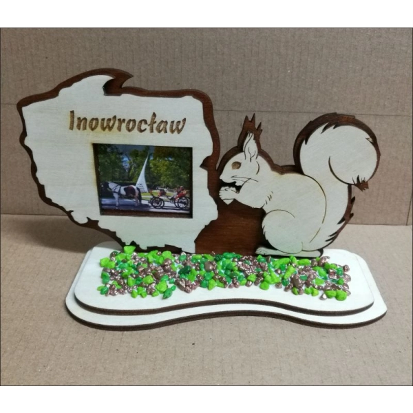 Mapa z wiewiórką na podstawce