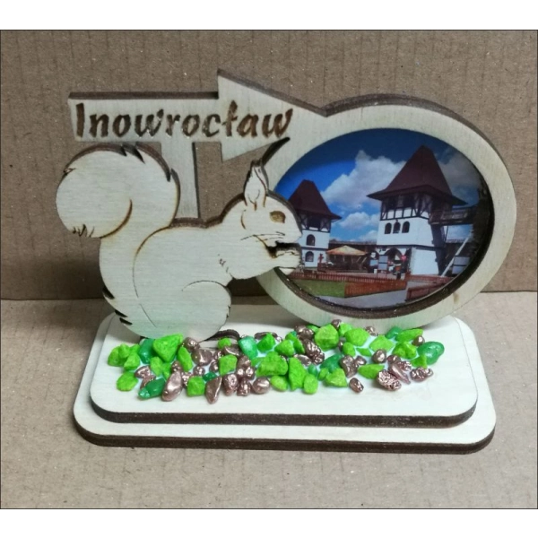 Znak mały z wiewiórką grawerowaną