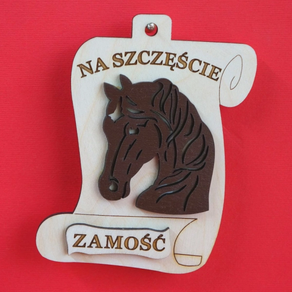 Pamiątka drewniana deska na szczęście koń