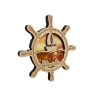 Drewniany magnes z Bursztynem - koło sterowe