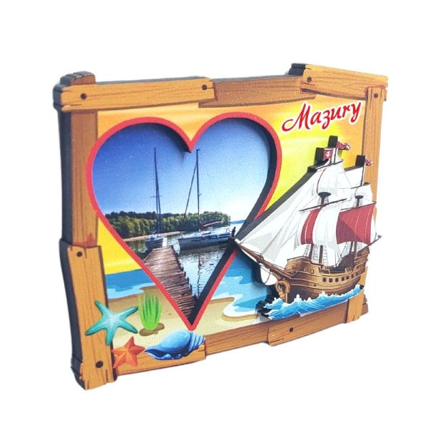 Drewniany magnes Ramka z wyciętym sercem- statek