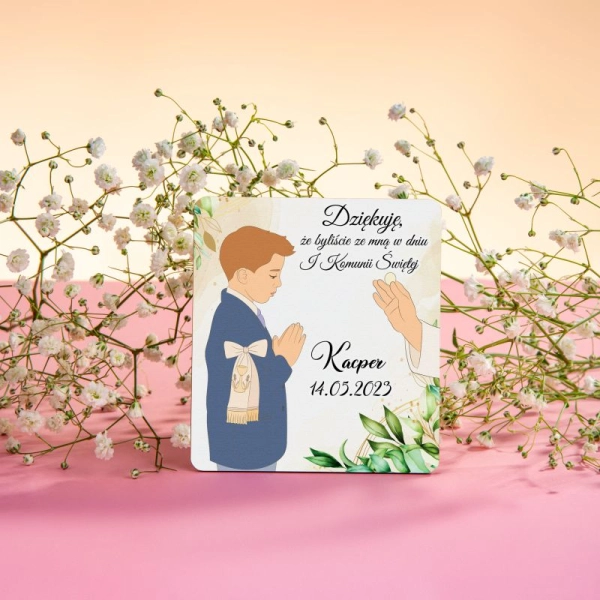magnes komunijny z chłopakiem